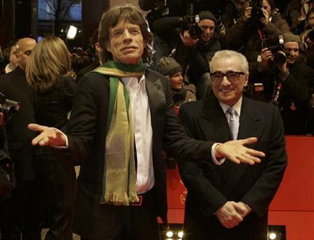 米映画監督、マーティン・スコセッシさん（右）と、英ロックバンド「ローリング・ストーンズ」のミック・ジャガーさん（左）＝２００８年２月７日、ドイツ・首都ベルリン（ＡＰ）