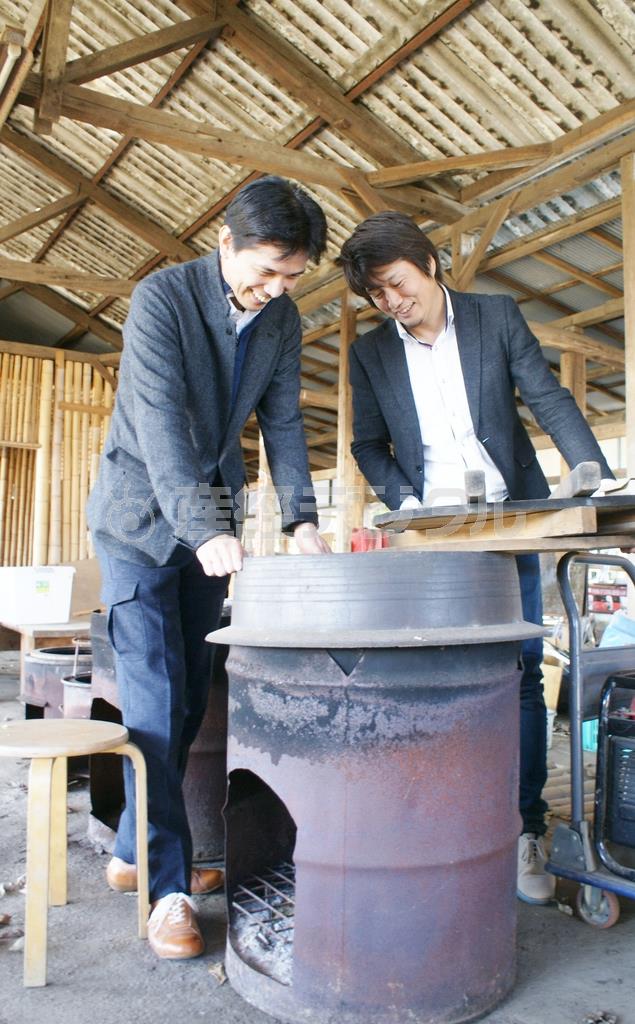 震災直後、この大きな釜で自慢の「かっぱ汁」を被災者にふるまった。日頃の備えが災害時にいきた＝２０１４年１１月４日、埼玉県北葛飾郡杉戸町（塩塚夢撮影）