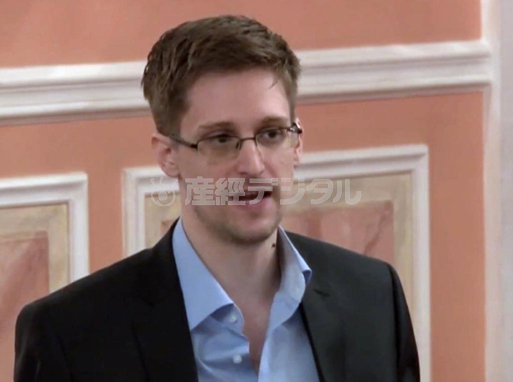 米中央情報局（ＣＩＡ）元職員、エドワード・スノーデン容疑者＝２０１３年１０月１１日、ロシア・首都モスクワ（ＡＰ）
