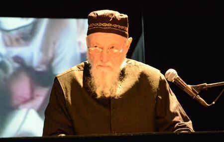 演奏するテリー・ライリー＝２０１４年１１月２３日、東京都投稿区東雲のＴｏｌｏｔ＿ｈｅｕｒｉｓｔｉｃ＿ＳＨＩＮＯＮＯＭＥ（原圭介撮影）