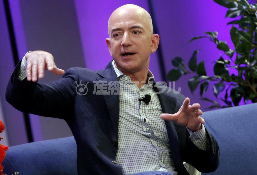 アマゾンのジェフ・ベゾスＣＥＯ（最高経営責任者）＝２０１４年１２月２日、米ニューヨーク（ロイター）