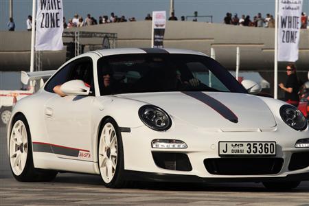 ポルシェ911 GT3＝ドバイ（佐藤良一撮影）