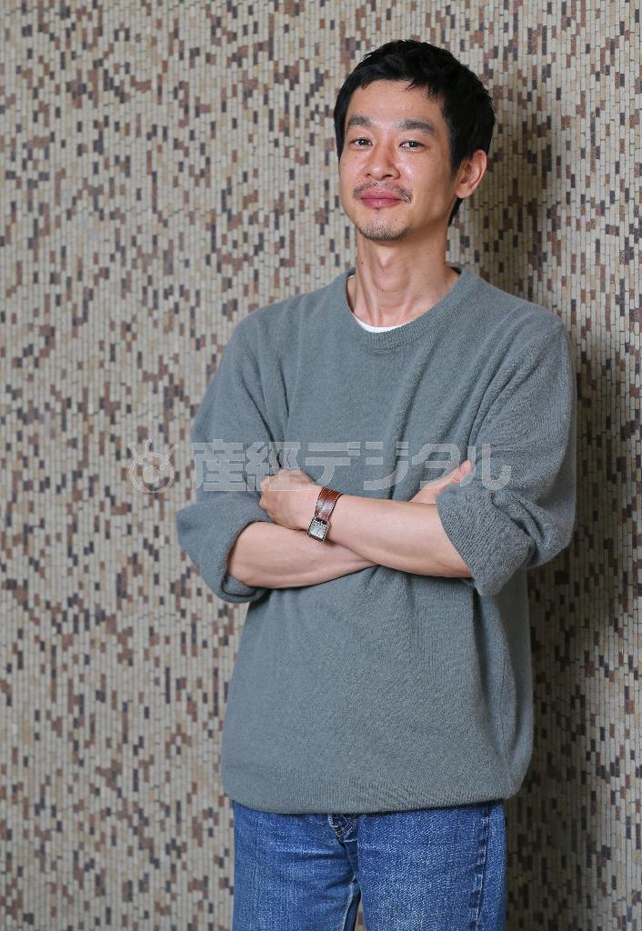 「どういうわけかホン・サンス監督と僕は感性が合うんですよ」と語る、俳優の加瀬亮さん＝２０１４年１０月２９日、東京都渋谷区（宮崎裕士撮影）