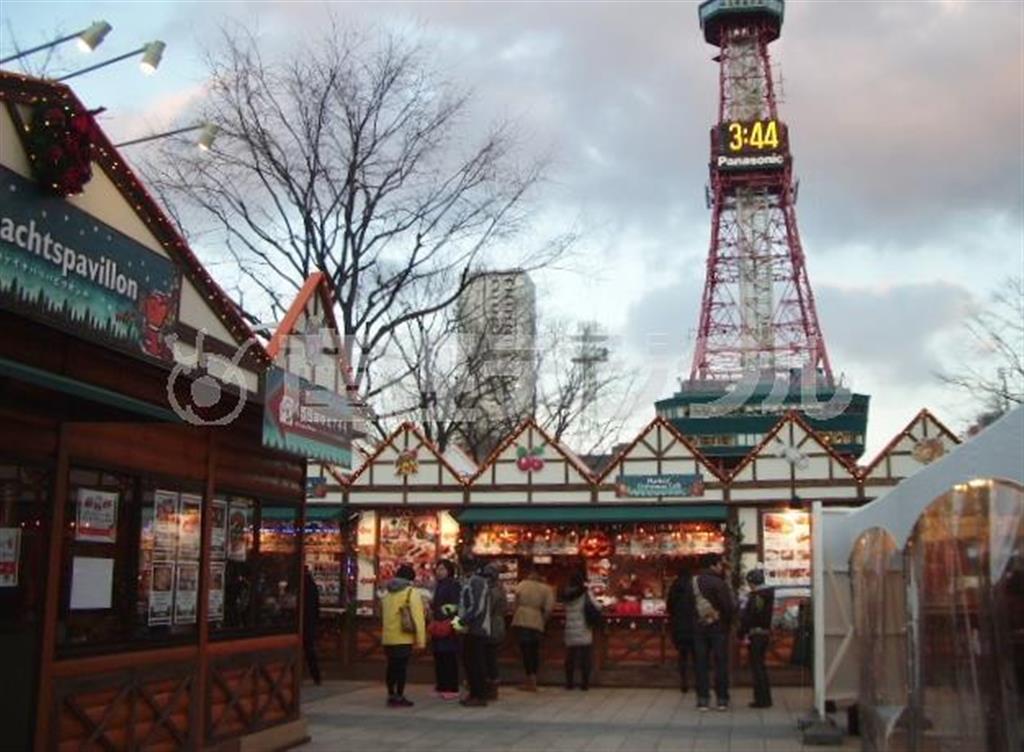 現在、札幌大通公園ではミュンヘン・クリスマス市が開催されています。母が撮影した１枚です＝２０１４年１２月５日、北海道札幌市中央区（乾ルカさん提供）