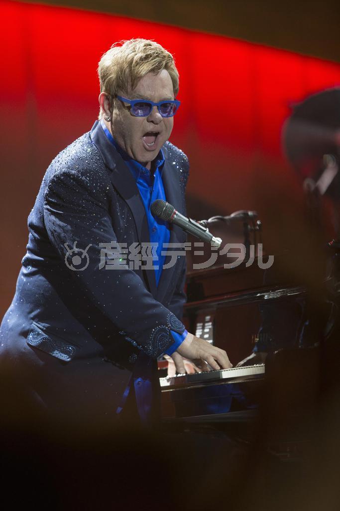 英歌手、エルトン・ジョンさん＝２０１４年１０月５日、米カリフォルニア州ロサンゼルス（ロイター）