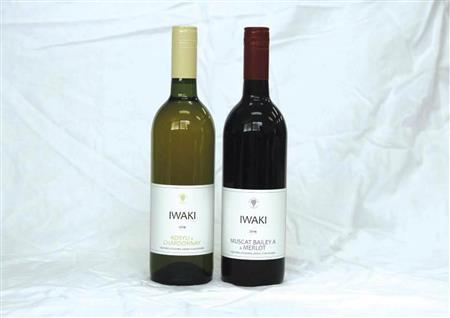 未来ファームで収穫したブドウを使った「いわきの夢ワイン」（提供写真）