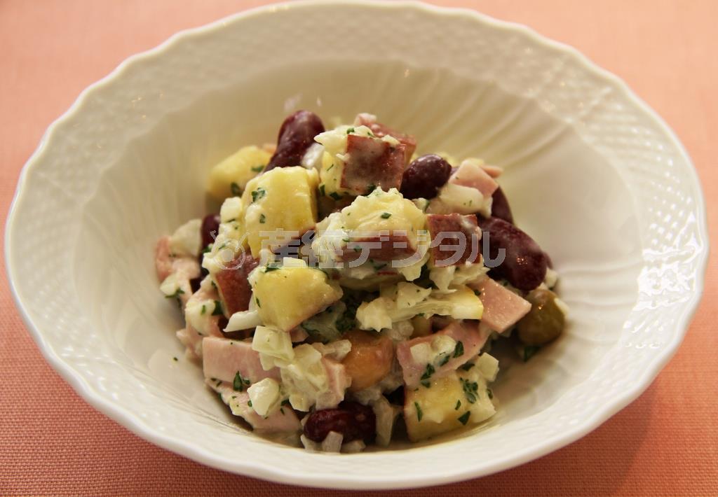 サツマイモのレモン風味サラダ。※８９ｋｃａｌ、塩分０．５グラム（１人分）