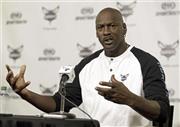 米プロバスケットボール協会（ＮＢＡ）の元スーター選手、マイケル・ジョーダン氏＝２０１４年１０月１８日、米ノースカロライナ州シャーロット（ＡＰ）