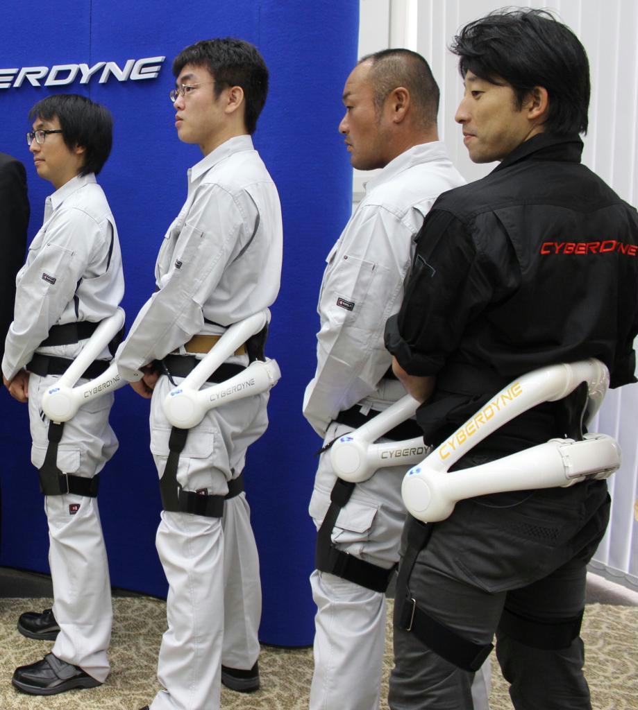 サイバーダインが開発した腰部の負担を軽減する作業支援用装着型ロボット「ＨＡＬ」