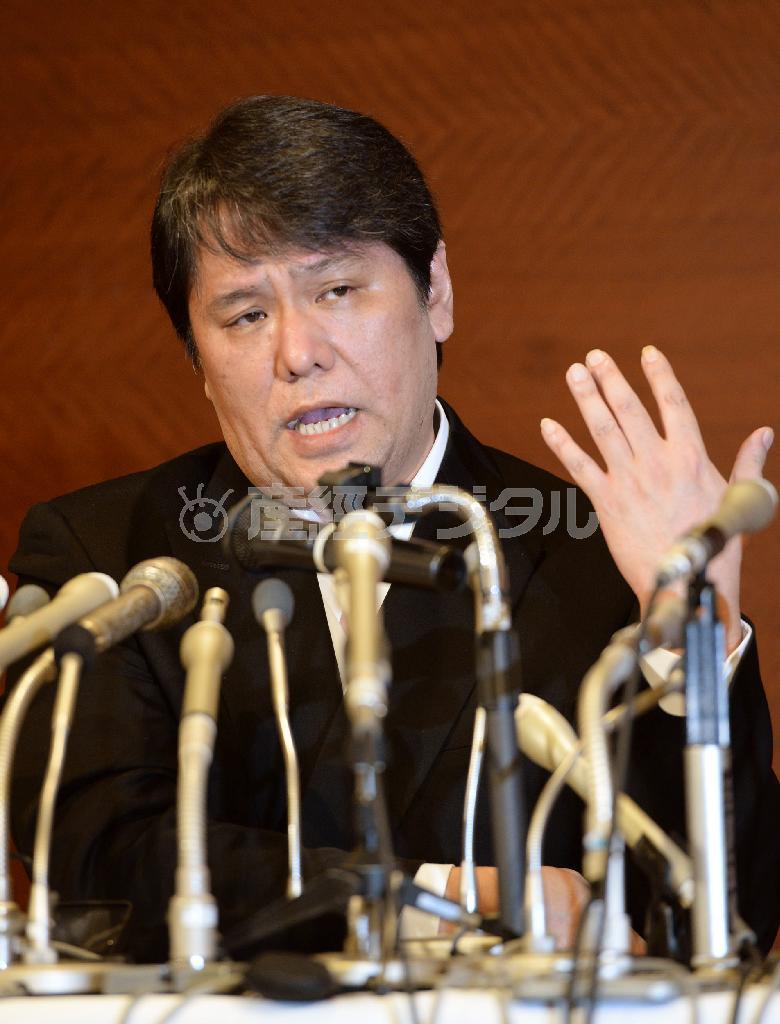 「両耳が聞こえない作曲家」として活動しながら、別人に楽曲を代作させていた佐村河内守（さむらごうち・まもる）氏が記者会見し、「私の嘘でご迷惑をおかけしました」と謝罪した＝２０１４年３月７日、東京都港区（矢島康弘撮影）