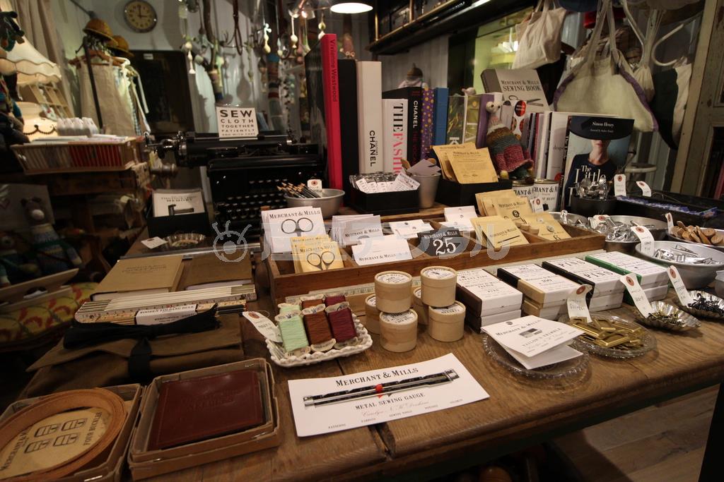 布地や糸からバス用品まで世界各国の生活用品を集めた「ＶＶＧシフォン」。手作りのぬくもりがコンセプトだ＝２０１４年１１月１４日、台湾・台北市大安区忠孝東路四段（佐野領撮影）