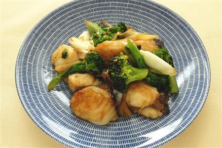 サワラとブロッコリーの中華炒め。※２４４ｋｃａｌ、塩分１．５グラム（１人分）