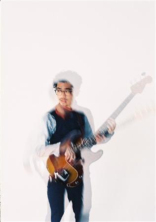 音楽バンド、ＯＫＡＭＯＴＯ’Ｓのベーシスト、ハマ・オカモトさん（Ｊ－ＷＡＶＥ提供）