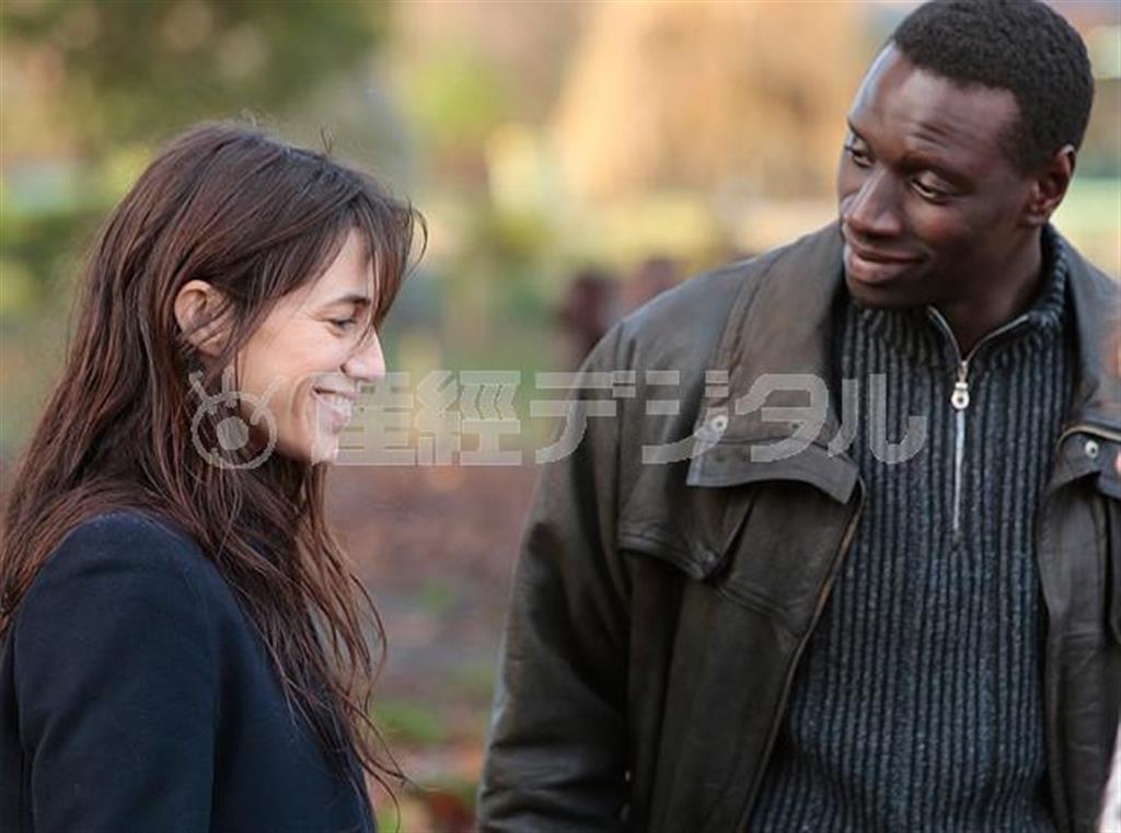 【かざすンＡＲ（視聴無料）】映画「サンバ」（エリック・トレダノ、オリヴィエ・ナカシュ監督）。１２月２６日公開（アニープラネット提供）。（Ｃ）Ｑｕａｄ－Ｔｅｎ＿Ｆｉｌｍｓ－Ｇａｕｍｏｎｔ－ＴＦ１＿Ｆｉｌｍｓ＿Ｐｒｏｄｕｃｔｉｏｎｓ－Ｋｏｒｏｋｏｒｏ