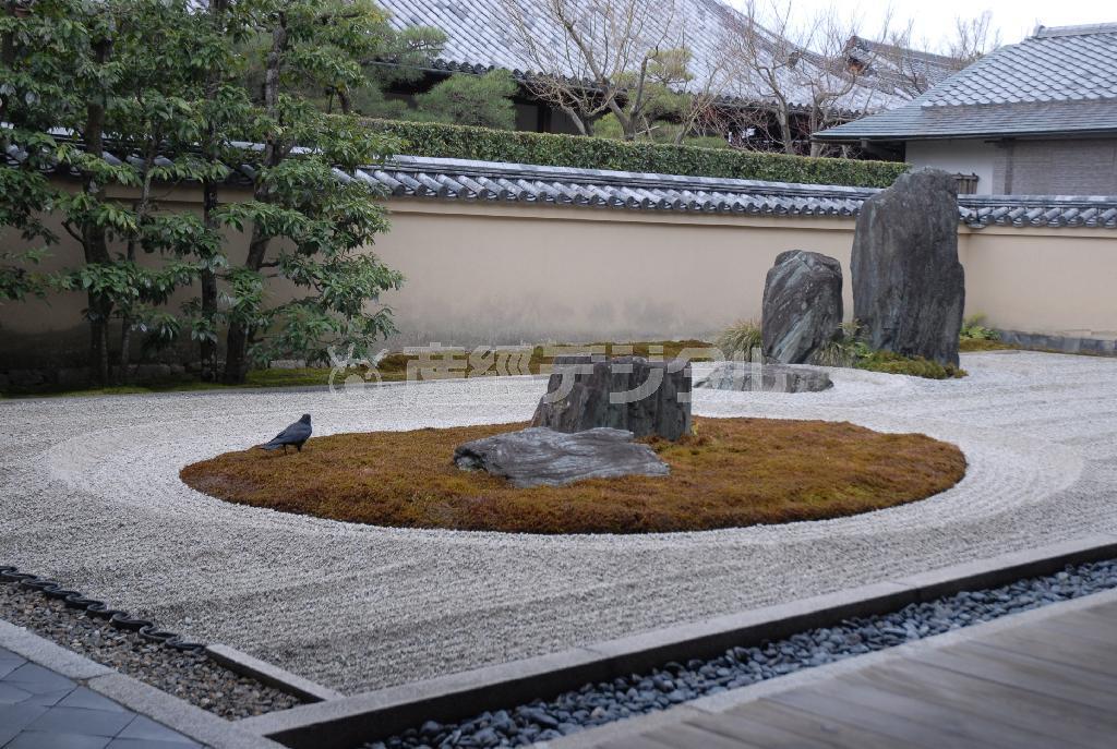 「静」の中に「動」を見る独自の庭は世界からの評価も高い（「世界の庭園８０選：日本・中国」、アニマルプラネット提供）。（Ｃ）２０１４＿Ｄｉｓｃｏｖｅｒｙ＿Ｃｏｍｍｕｎｉｃａｔｉｏｎｓ，ＬＬＣ