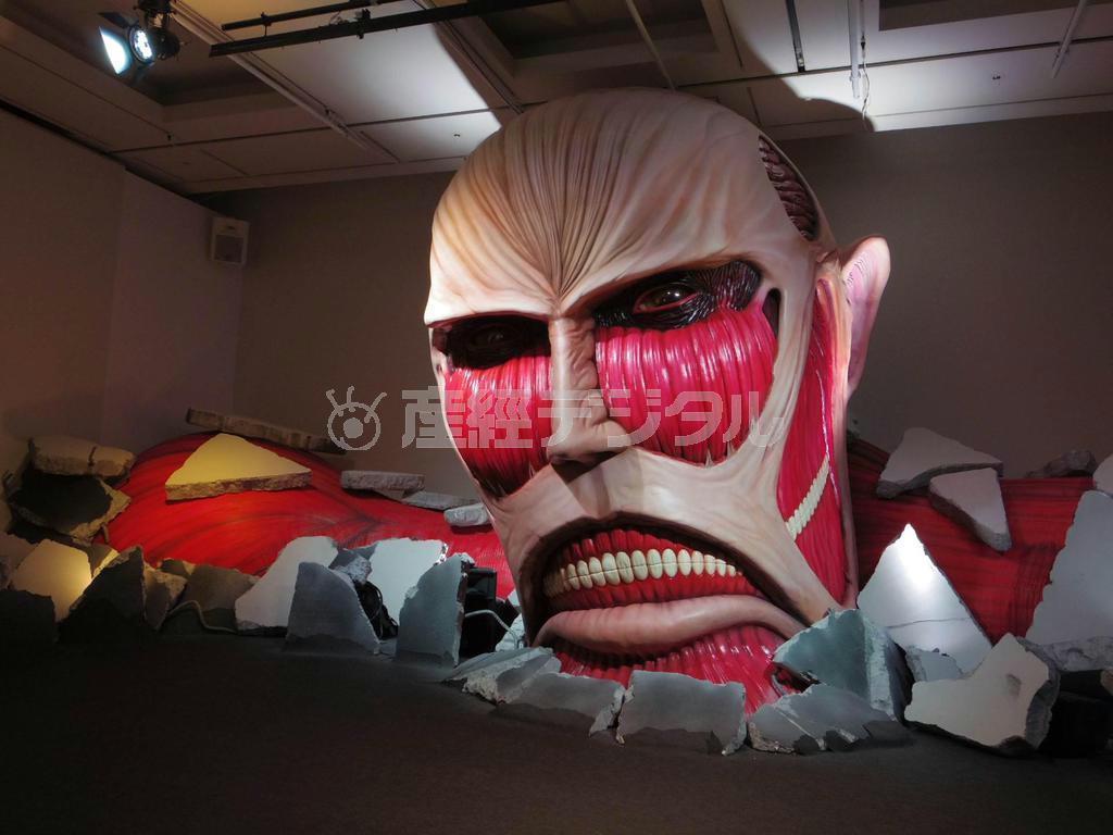 「超大型巨人」の実物大オブジェ&copy;諫山創・講談社／進撃の巨人展製作委員会原画には、ところどころに諫山さんのコメントがつけられ、創作の裏側を知ることができる