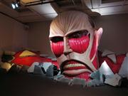 「超大型巨人」の実物大オブジェ&copy;諫山創・講談社／進撃の巨人展製作委員会原画には、ところどころに諫山さんのコメントがつけられ、創作の裏側を知ることができる