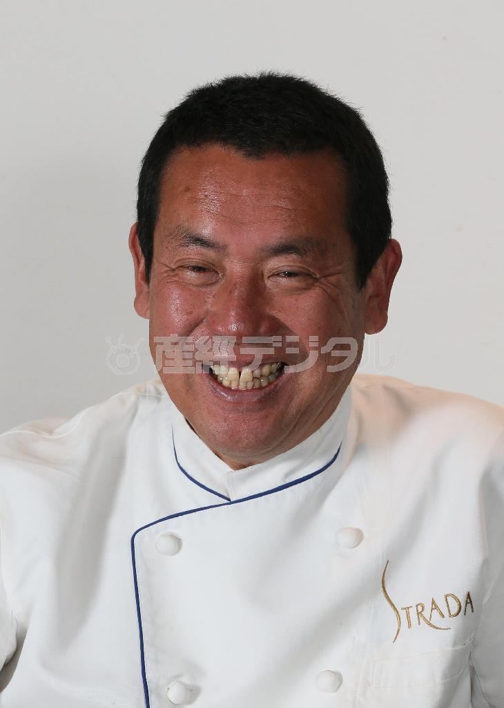 邦画「武士の献立」で、弟子の料理人を見守る“後見人役”として出演を果たしたオーナーシェフの福村賢一さん＝２０１４年１２月４日、京都市中京区（志儀駒貴撮影）