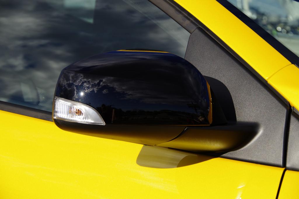 「メガーヌＲ．Ｓ．（ルノースポール）」のドラミラー