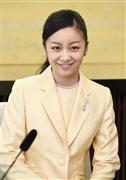 ２０歳の誕生日を迎えられた秋篠宮家の次女佳子さま＝東京・元赤坂の秋篠宮邸