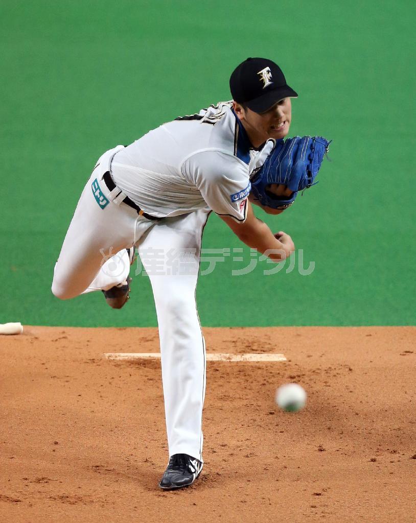 プロ野球日本ハムの大谷翔平投手が１０月５日に、札幌ドームで行われた楽天最終戦で、２００８年にクルーン投手（巨人）が出した公式戦最速に並ぶ１６２キロを計測した＝２０１４年、北海道札幌市豊平区・札幌ドーム（高橋茂夫撮影）