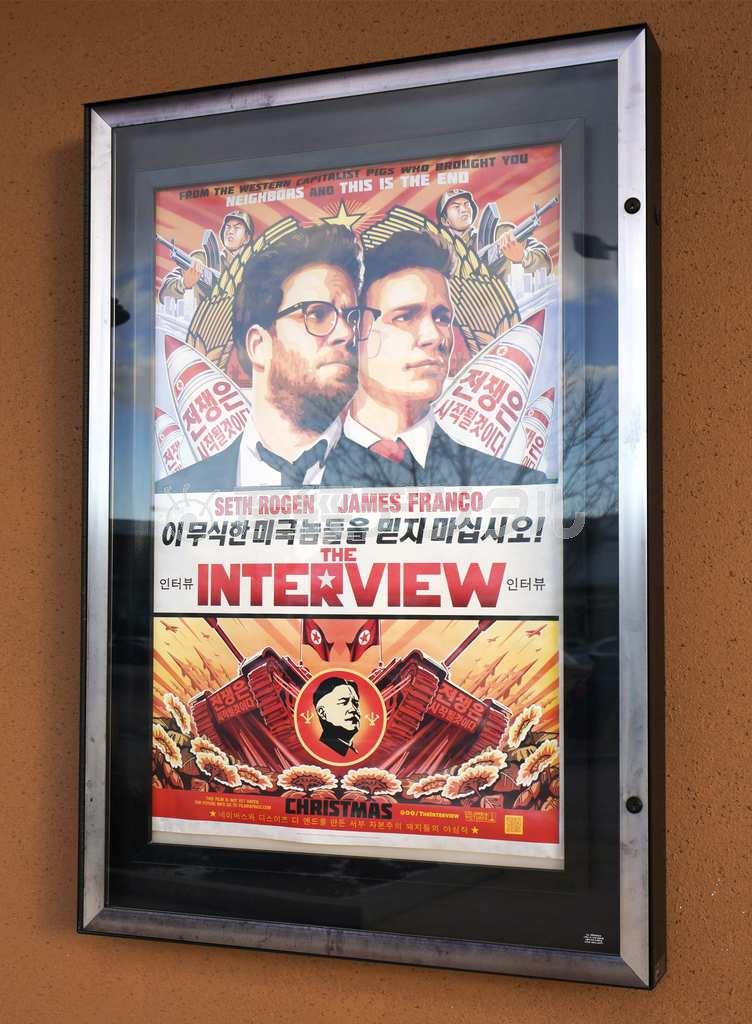 映画「ザ・インタビュー」のポスター＝２０１４年１２月２３日、米コロラド州リトルトン（ロイター）
