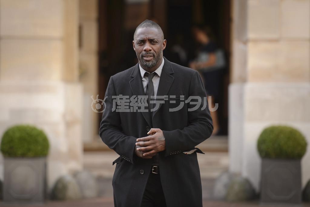 「次のボンド役」候補と報じられた英俳優、イドリス・エルバさん。次回作「スペクター」を含む２本についてはダニエル・クレイグさんの続投が現時点で決まっている＝２０１４年１０月２日、英国・首都ロンドン（ロイター）