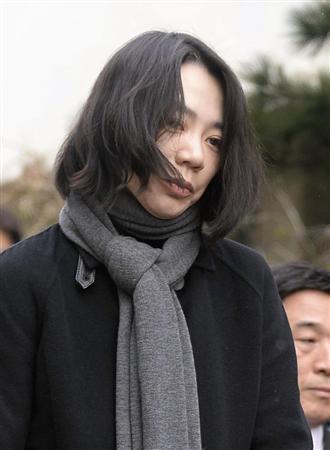 事情聴取のため韓国国交省の施設に出頭した大韓航空の趙顕娥前副社長＝ソウル（共同）