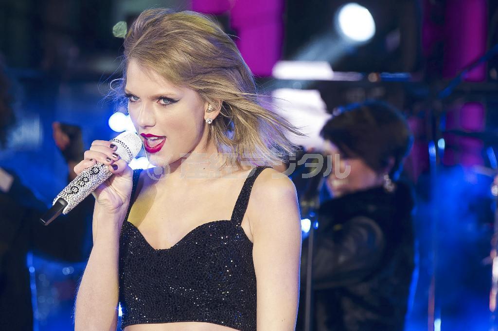 米歌手、テイラー・スウィフトさん＝２０１５年１月１日、米ニューヨーク（ＡＰ）