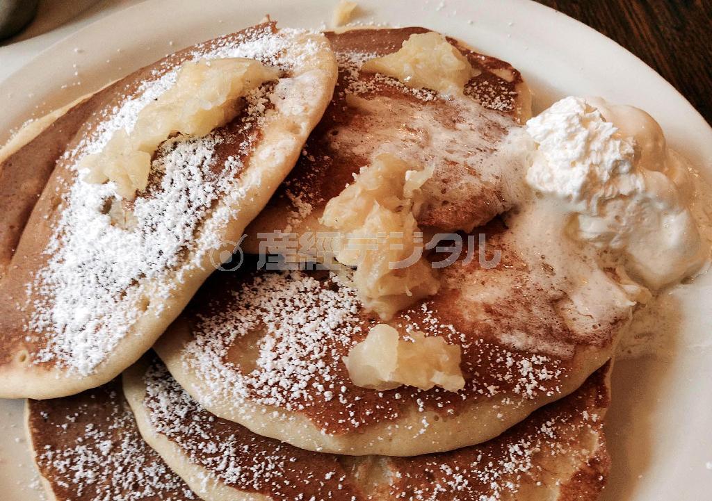 日本でも大人気のハワイアンパンケーキ。地元では、朝食に食べることが多く、シンプルなものが好まれるという＝２０１４年１２月２７日、米ハワイ州オアフ島（鈴木健児撮影）
