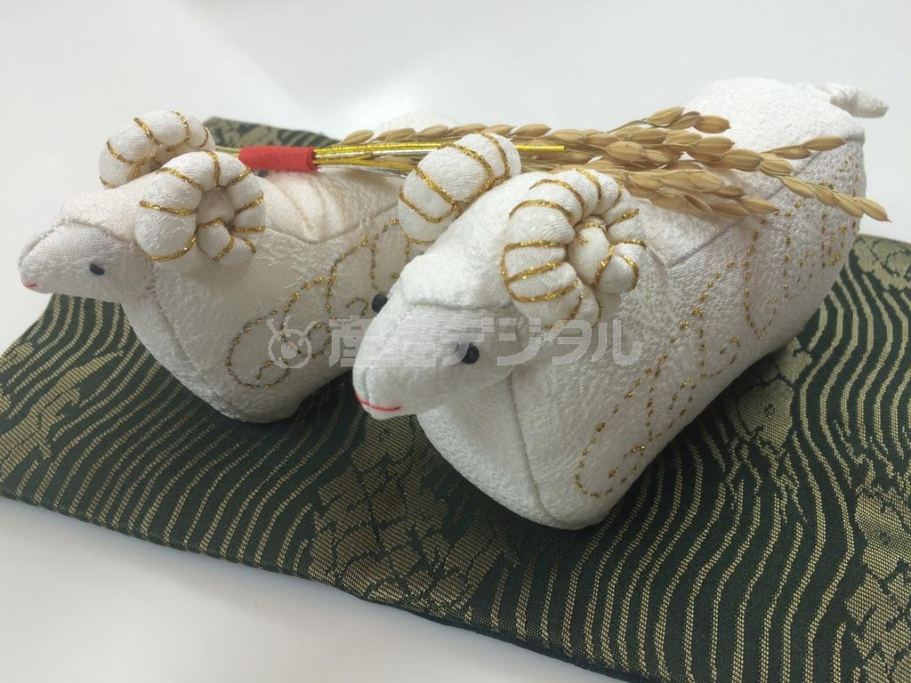 かわいらしい羊の置物（ＩＫＫＯさん提供）