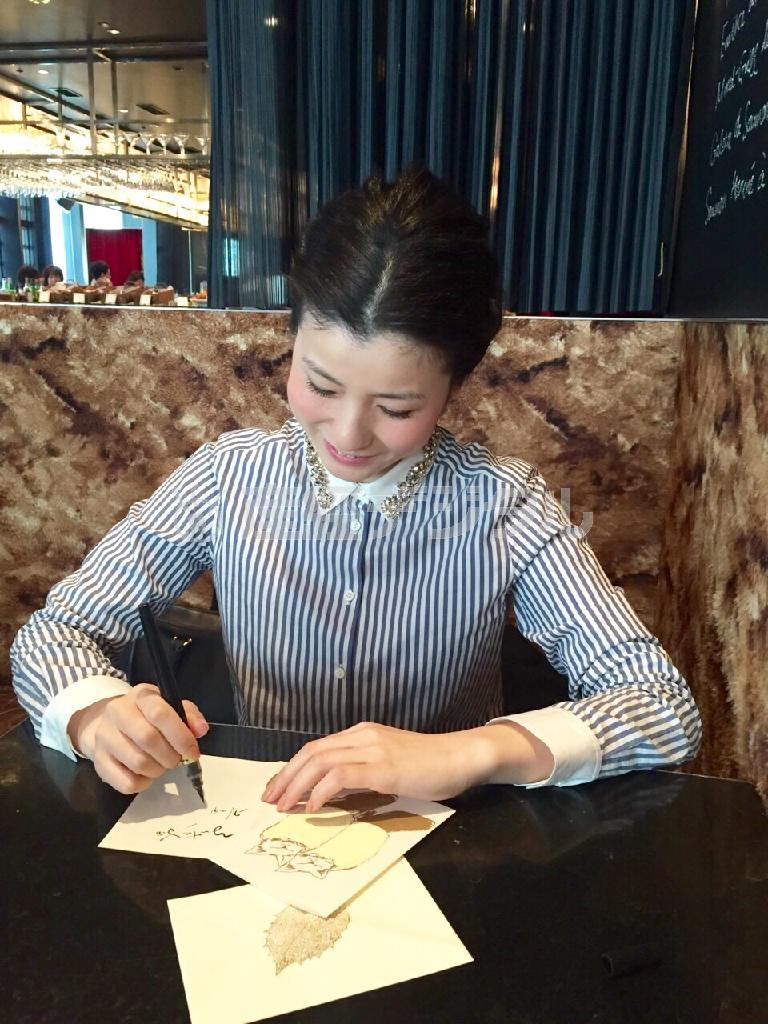 書家、中塚翠涛（すいとう）さん（本人提供）