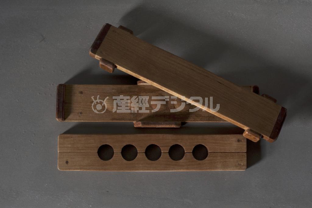 一点一点、職人の手仕事で仕上げられた「ｔａｔａｍｉｚｅ（タタミゼ）」用の木型＝２０１５年１月５日（提供写真）