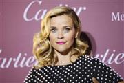 米女優、リース・ウィザースプーンさん＝２０１５年１月４日、米カリフォルニア州パームスプリングス（ロイター）