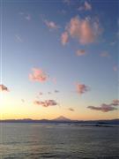 新年２日のフジヤマ。こういう景色に見惚れる運転者にも、私は小うるさいのかもしれません＝２０１５年１月２日（長塚圭史さん撮影）