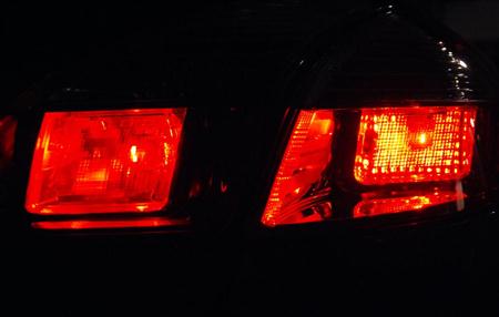 赤く光るリヤコンビネーションランプ。