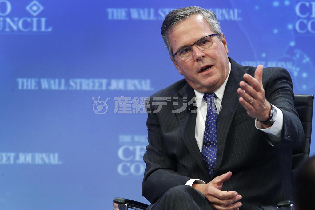 米首都ワシントンでの会合で発言するジェブ・ブッシュ元フロリダ州知事。次期大統領選に向けて、共和党支持者の間ではブッシュ氏への期待が高まっている＝２０１４年１２月１日（ロイター）