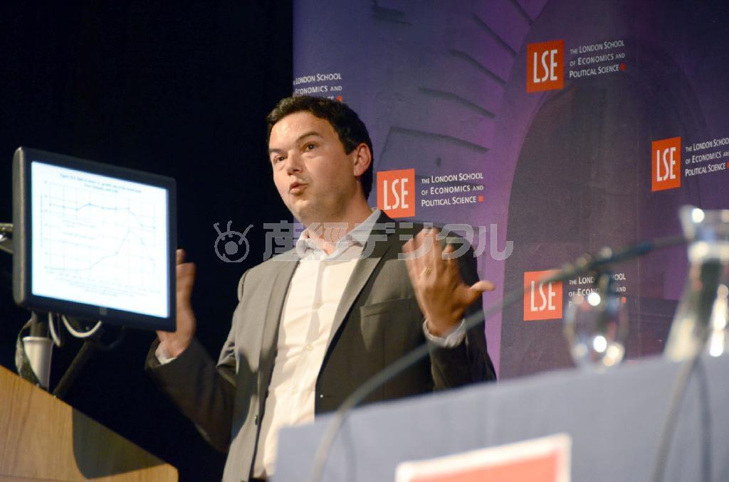 格差問題を論じ世界的なベストセラーとなった「２１世紀の資本論」の著者であるフランス経済学者のトマ・ピケティ氏＝２０１４年６月１６日、英国・首都ロンドンのロンドン大経済政治学院（共同）