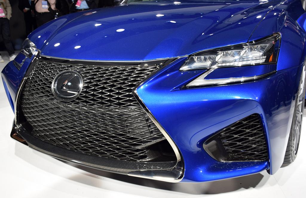メッシュタイプのスピンドルグリルが目を引くレクサス「ＧＳＦ」＝米デトロイト（撮影・大竹信生）