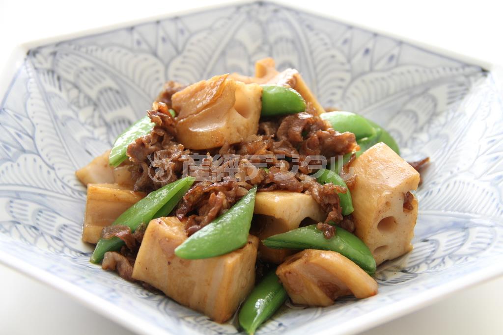 牛肉とレンコンの炒め煮。※３７５ｋｃａｌ、塩分２．１グラム（１人分）