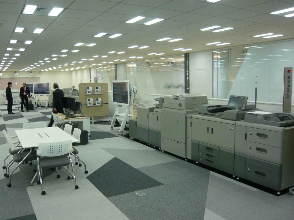 リコージャパンが開設した新ビジネス拠点「リコープリンティングイノベーションセンター」＝１５日、東京都港区