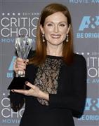 米女優、ジュリアン・ムーアさん＝２０１５年１月１６日、米カリフォルニア州ロサンゼルス（ロイター）