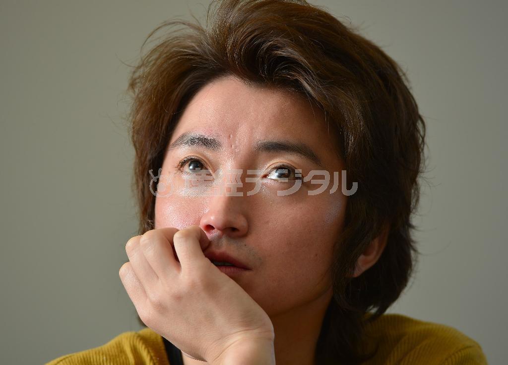 「僕の中ではもうどんな存在なのか分からない」と蜷川幸雄氏について語る藤原竜也（たつや）さん＝２０１４年１２月２２日、埼玉県さいたま市・彩の国さいたま芸術劇場（大西正純撮影）