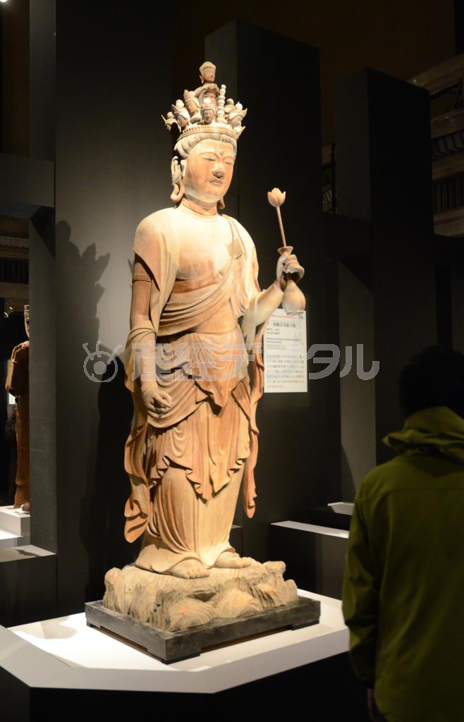 「重要文化財＿十一面観音菩薩立像」＿鎌倉時代・１４世紀＿宮城・給分浜観音堂蔵＝２０１５年１月１３日、東京都台東区・東京国立博物館（原圭介撮影）