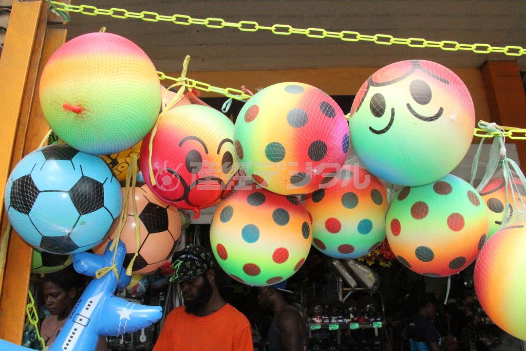 なぜバヌアツにアンパンマングッズが…＝２０１４年１２月２４日、バヌアツ（相川梨絵さん提供）