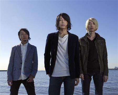 ３人組のロックバンド、ザ・ケセラセラ＝２０１４年１１月１４日（提供写真）