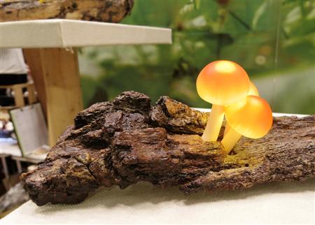 デザインフェスタで人気のキノコ型ランプ「グレイトマッシュルーミング」