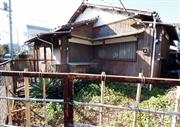 住人不在のまま放置されている東京多摩地区の一戸建て住宅