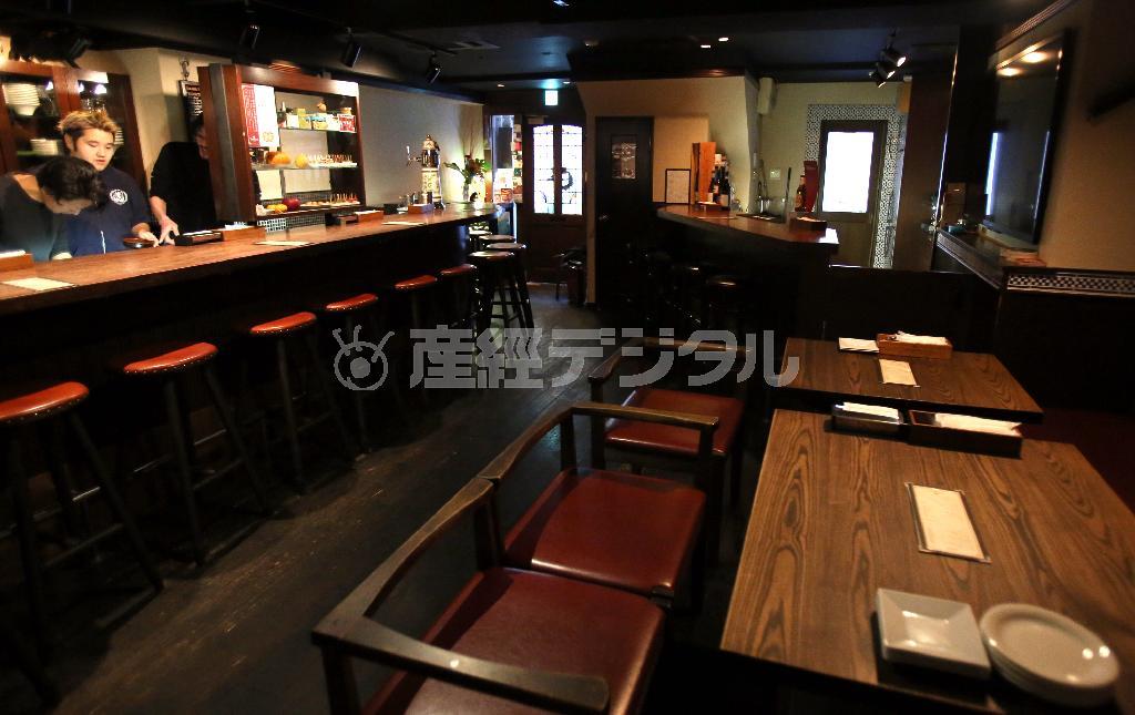 女性客にもアピールするしゃれた雰囲気の店内＝２０１４年１２月１９日、京都市中京区（志儀駒貴撮影）