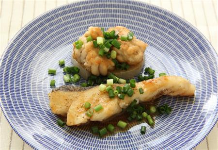 タラの和風ステーキ。※２５１ｋｃａｌ、塩分２．５グラム（１人分）